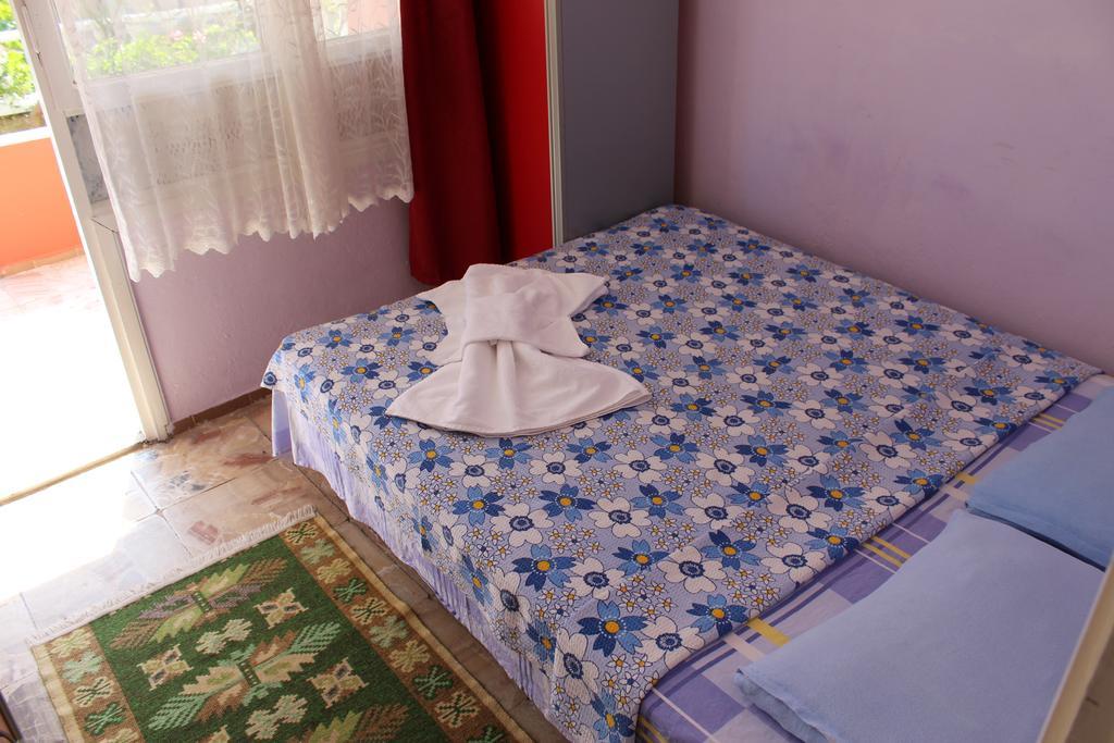 Eysan Pansiyon Akçay Szoba fotó
